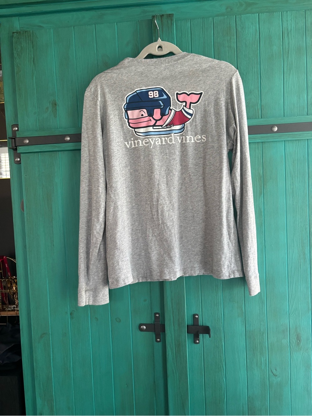Vineyard Vines Heather Gray Long Sleeve Whale Hockey Graphic Tee